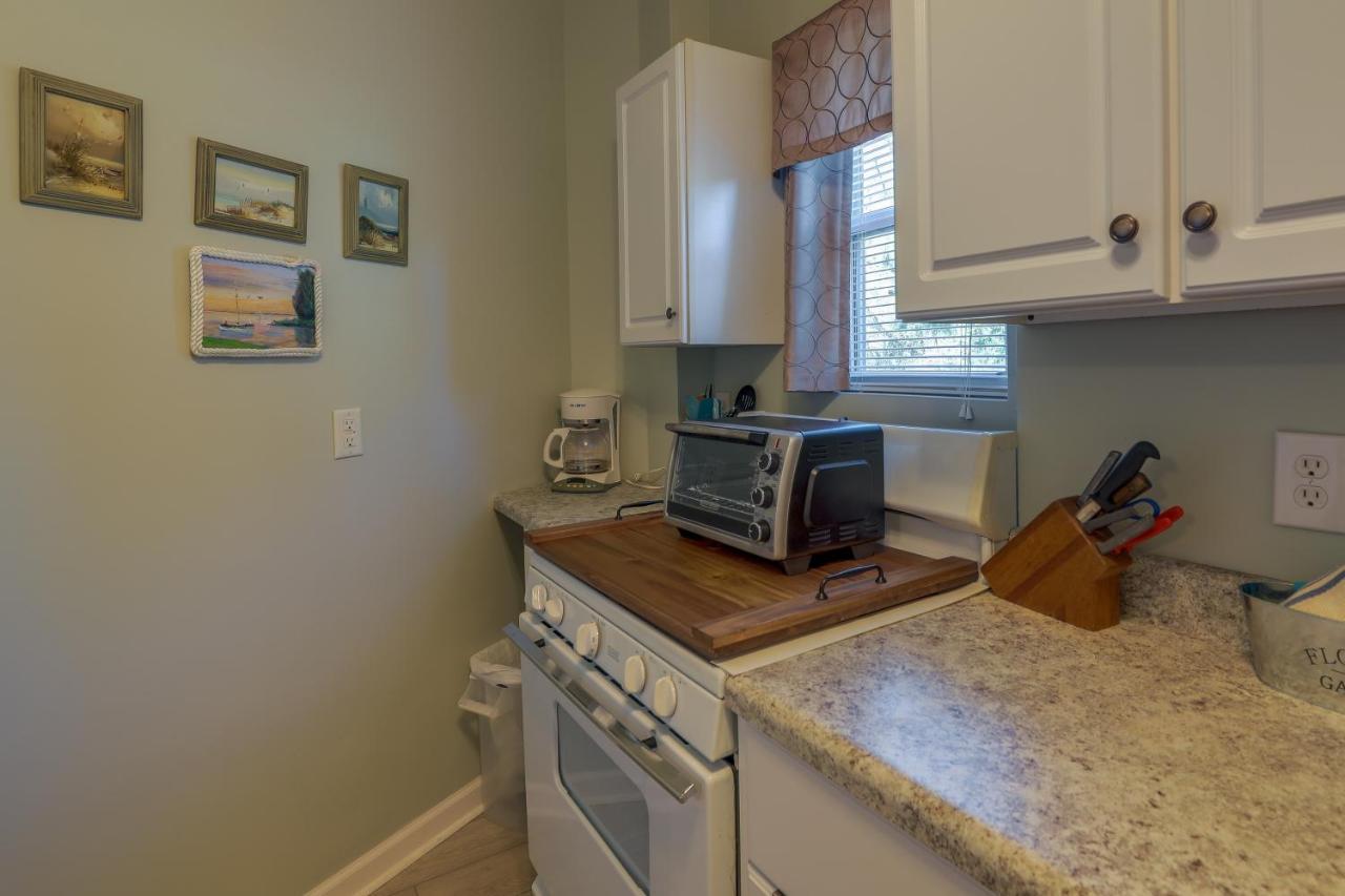Sneads Ferry Vacation Rental Studio With Water Views Ngoại thất bức ảnh